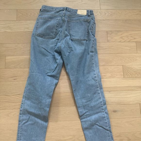 EVERLANE CURVY CHEEKY JEAN. SIZE 28 - Picture 9 of 9